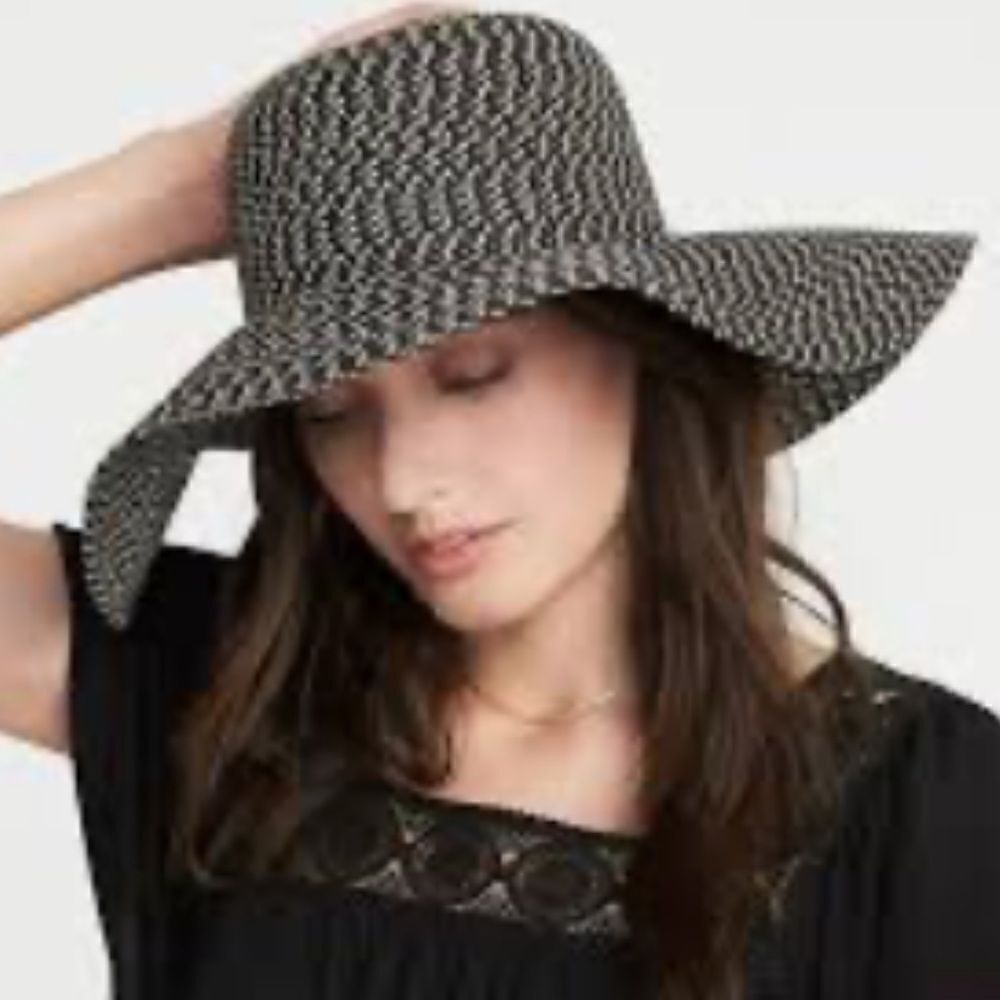 Old Navy Black and Tan Woven Hat